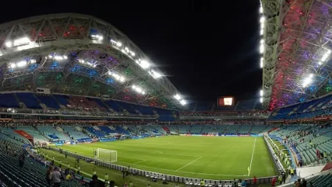 世预赛足球：中国足球队备战训练幕后纪实