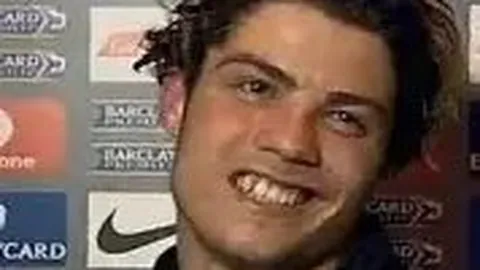 王楚钦轻取韩选手，以3-0成绩夺冠，央视新闻客户端报道